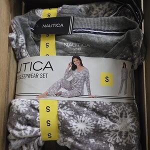 Nautica Women's Gray Snowflake Pajama Set